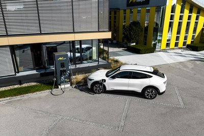 E-Ladesäule Firma Strumpfl