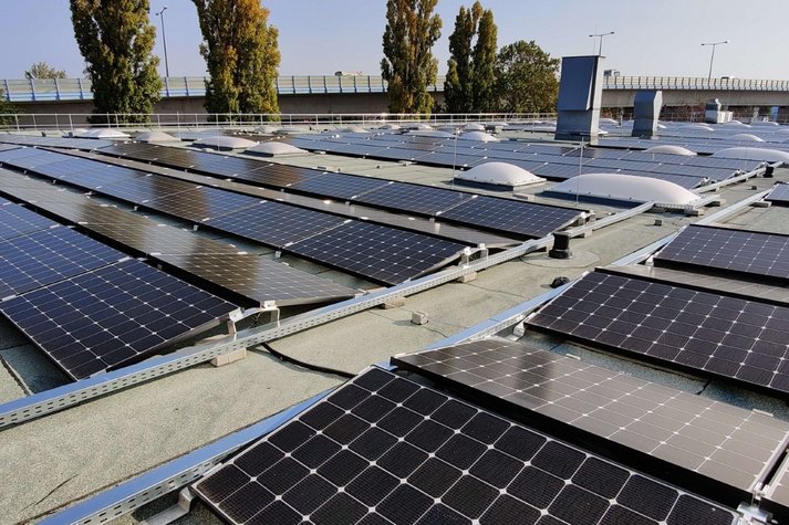 Photovoltaik Großanlage Hutchison Drei Photovoltaik Großanlage Hutchison Drei