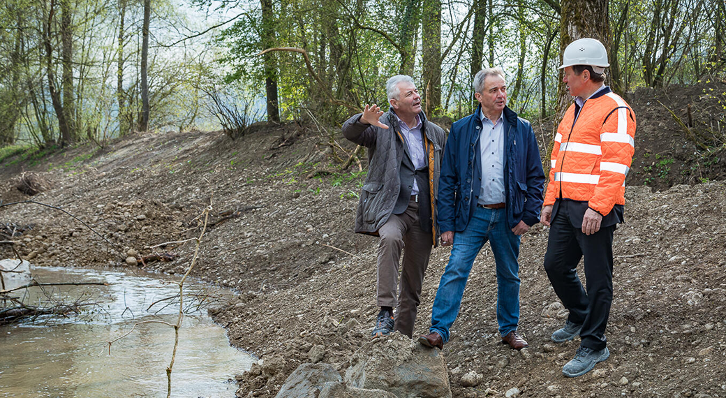 Nebenrinnen Flutung Traun Gunskirchen mit Franz Gruber, Josef Stumair und Franz Mallinger